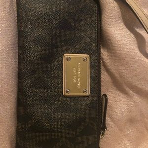 Michael Kors Wristlet
